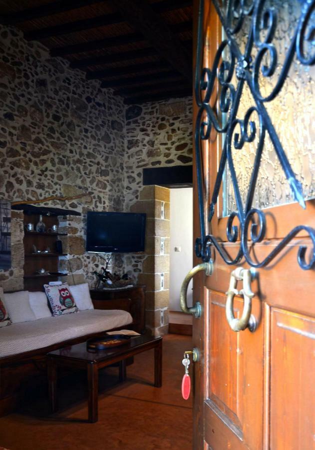Kamara Stone House Villa Kíssamos Exteriör bild